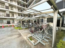 【埼玉県/新座市菅沢】清瀬プリンスハイツ 駐輪場：屋根付きです