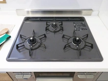 【埼玉県/新座市大和田】ライオンズマンション新座第2 キッチン：三口コンロ