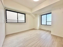 【東京都/小平市学園西町】一橋学園ガーデニア 洋室：２面採光で明るいです！