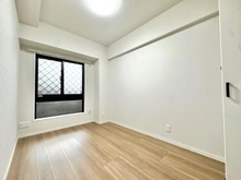 【埼玉県/新座市野火止】ライオンズマンション朝霞台南 洋室：約4.4帖の洋室です