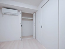 【埼玉県/坂戸市関間】セザール坂戸 洋室：収納