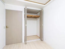 【埼玉県/朝霞市浜崎】セントエルモ朝霞台 洋室：収納