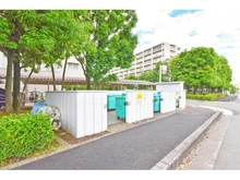 【埼玉県/志木市館】志木ニュータウン東の森壱番街 9号棟 敷地内