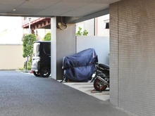 【埼玉県/川越市大字鯨井新田】キャッスルメジェール川越デュオステージ 共用部：バイク置き場