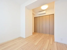 【埼玉県/鶴ヶ島市大字鶴ヶ丘】鶴ヶ島駅通りダイカンプラザ 洋室