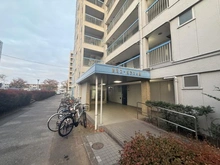 【埼玉県/所沢市大字北秋津】所沢コーポラスA棟 アプローチ