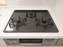 【埼玉県/新座市大和田】志木パストラルマンション キッチン：三口コンロ