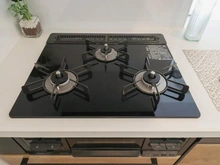 【埼玉県/川越市新富町】アイディスクエア川越新富町 キッチン：三口コンロ