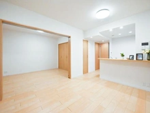 【埼玉県/朝霞市泉水】シティ光陽朝霞泉水 LDK：※家具調度品等は販売価格に含まれておりません
(左)洋室