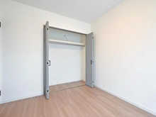 【埼玉県/さいたま市大宮区吉敷町】ローヤルシティ大宮吉敷町 収納：※約5.6帖の洋室