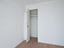 【埼玉県/さいたま市北区植竹町】大宮公園ロジュマン 収納：バルコニー側洋室内