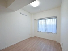 【埼玉県/さいたま市北区植竹町】大宮公園ロジュマン 洋室：玄関側