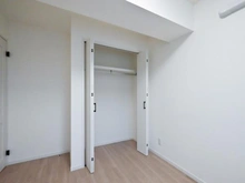 【埼玉県/さいたま市北区植竹町】大宮公園ロジュマン 収納：玄関側洋室内