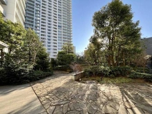 【埼玉県/さいたま市大宮区下町】グランドミッドタワーズ大宮 フォレストタワー 敷地内：グランドガーデン