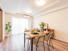 【埼玉県/さいたま市中央区上落合】クリオさいたま新都心WEST リビング・ダイニング：※家具・調度品等は販売価格に含まれておりません