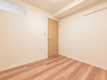 【埼玉県/さいたま市中央区上落合】クリオさいたま新都心WEST サービスルーム（納戸）：※約4.2帖のサービスルーム