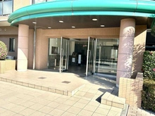 【埼玉県/越谷市大字西方】エフローレ新越谷ロイヤルガーデン エントランス