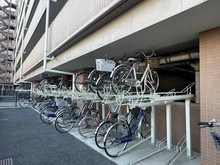 【埼玉県/越谷市大字西方】エフローレ新越谷ロイヤルガーデン 駐輪場