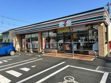 【埼玉県/越谷市大字西方】エフローレ新越谷ロイヤルガーデン セブンイレブン　越谷南越谷二丁目店（現地より約350m）