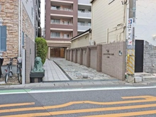 【埼玉県/草加市氷川町】ライオンズステーションプラザ草加 アプローチ