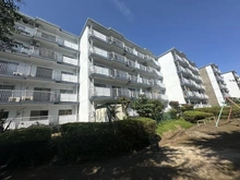 【埼玉県/所沢市小手指町】みどり野マンションB棟 外観：左側