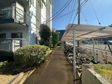 【埼玉県/所沢市小手指町】みどり野マンションB棟 駐輪場