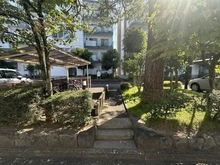 【埼玉県/所沢市小手指町】みどり野マンションB棟 アプローチ