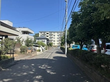 【埼玉県/所沢市小手指町】みどり野マンションB棟 前面道路