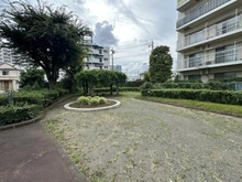 【埼玉県/入間郡三芳町みよし台】東武みずほ台サンライトマンション E棟 敷地内