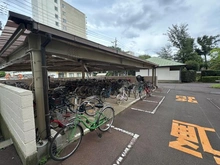 【埼玉県/入間郡三芳町みよし台】東武みずほ台サンライトマンション E棟 駐輪場