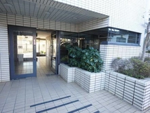 【埼玉県/さいたま市緑区東浦和】ワコーレ東浦和 A棟 アプローチ
