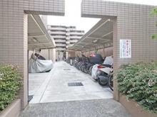 【埼玉県/草加市栄町】コスモステージ草加松原 駐輪場