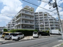 【東京都/新宿区新宿】戸山マンション 外観：現地外観（撮影　２０２６．０５）