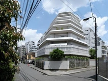 【東京都/新宿区新宿】戸山マンション 現地外観（撮影　２０２６．０５）