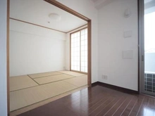 【神奈川県/川崎市麻生区上麻生】クルール新百合ヶ丘 和室　約６帖