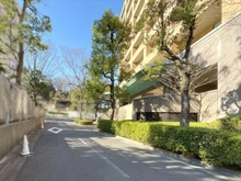 【東京都/新宿区西早稲田】西早稲田パークタワー 前面道路（２０２６年１月撮影）