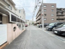 【千葉県/市川市市川南】コスモ市川アーバンフォルム 前面道路（２０２５年６月撮影）