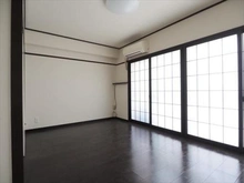 【東京都/港区三田】クイーンハイツ三田 バルコニー側洋室約６帖（１）