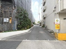 【東京都/世田谷区三宿】パークリュクス三宿 側面道路（２０２６年２月撮影）