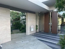 【大阪府/高槻市城西町】レ・ジェイド高槻 共用部（エントランス）　※日中
