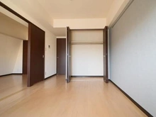 【東京都/新宿区山吹町】セジョリ江戸川橋　 洋室　約６．６帖（収納）