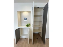 【愛知県/名古屋市瑞穂区柏木町】ユーフォリア八事桜ケ丘 物入　／　ＬＤＫ