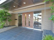 【京都府/京都市山科区竹鼻堂ノ前町】メイツ京都山科 エントランス