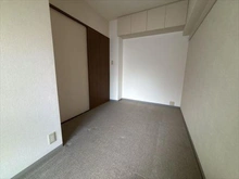【兵庫県/神戸市兵庫区駅前通】ローレルハイツ神戸1号棟 洋室約４．５帖