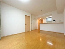 【埼玉県/所沢市寿町】グレーシアタワーズ所沢　 リビングダイニング約１１．３帖（２）