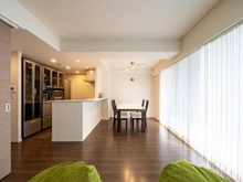 【埼玉県/さいたま市緑区美園】センターフィールド浦和美園ミッドランド弐番街 リビングダイニング約13.1帖