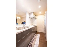 【埼玉県/さいたま市緑区美園】センターフィールド浦和美園参番街ガーデンランド ☆お料理中にリビングの様子が見守れる対面キッチン