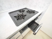 【千葉県/柏市旭町】クリオ柏 使い勝手の良い3口ガスコンロには、料理の幅を広げるグリル付き！