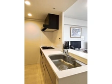 【千葉県/流山市西平井】ポレスター流山平和台 オープンカウンターキッチンにはビルトイン式食洗機搭載。