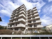 【千葉県/流山市東初石】クレスト初石 外観：全面タイル張りの総戸数５８戸のマンション